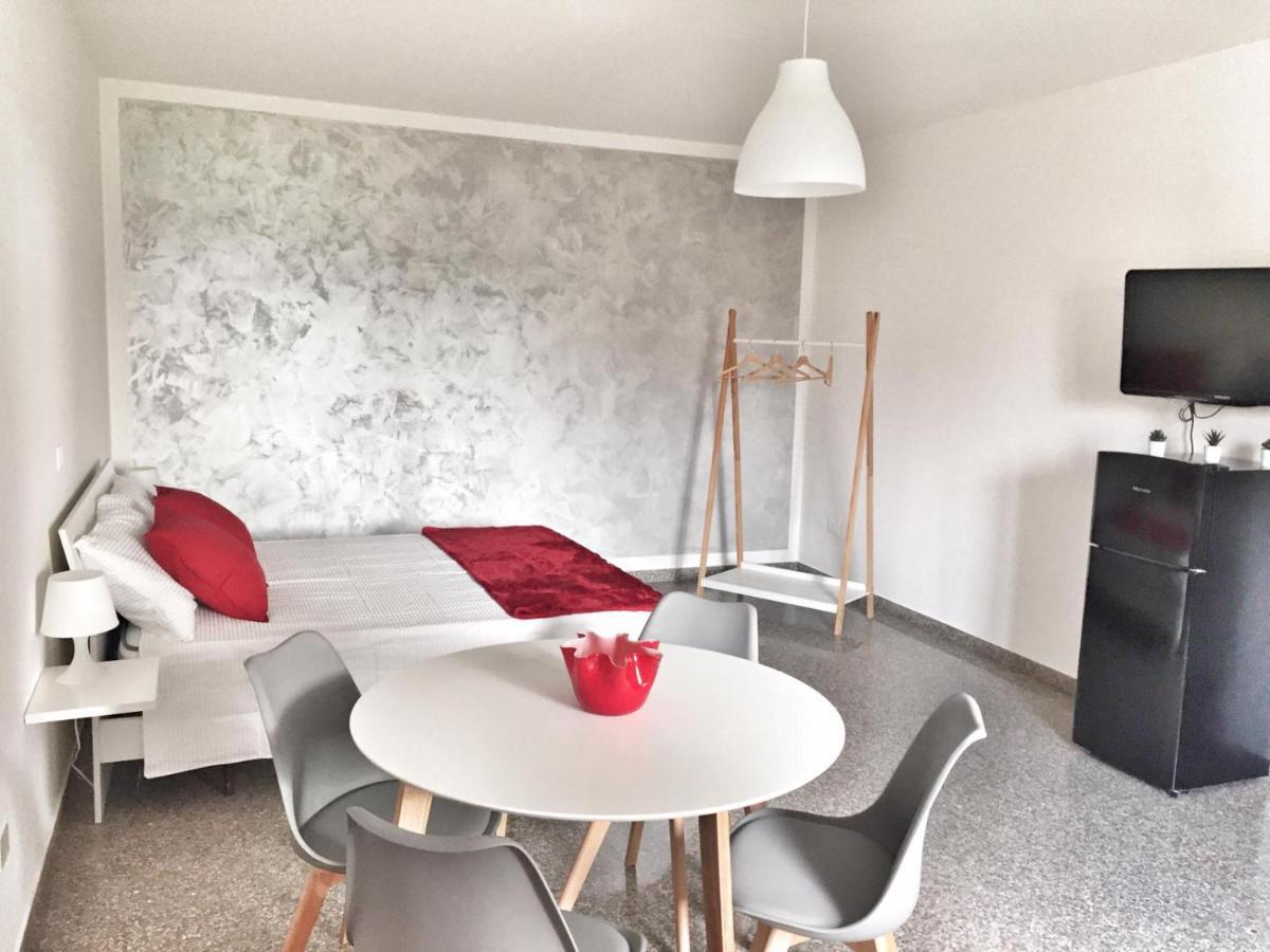 Red Tower Venice Apartment - 2 Mins From Vce Airport- Free Wifi 테세라 외부 사진